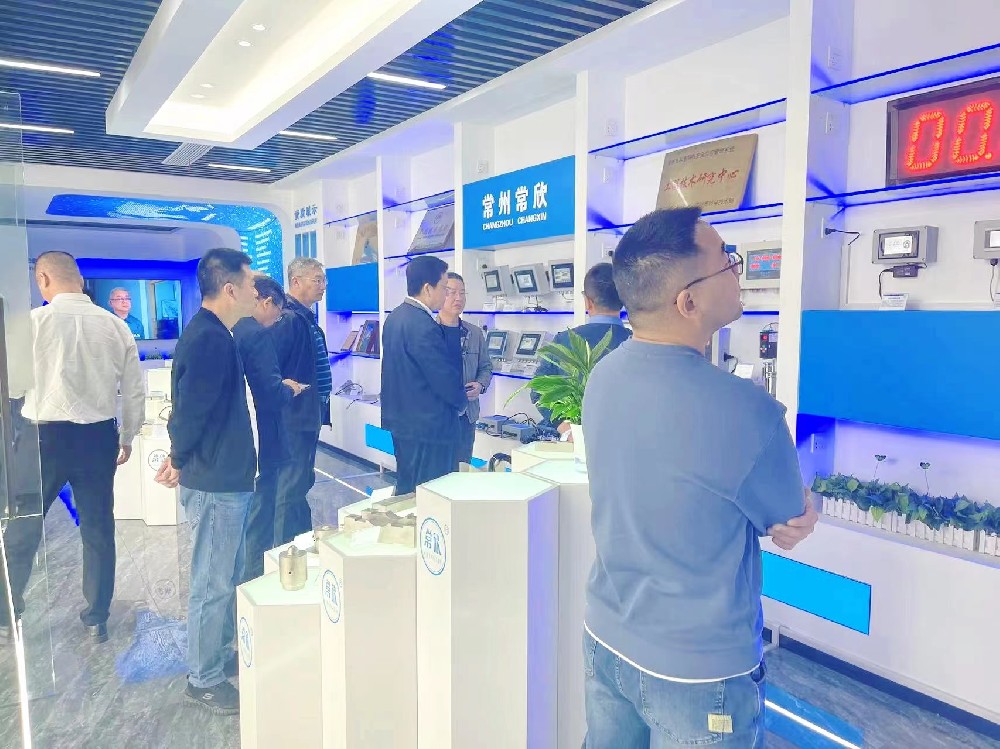 熱烈祝賀中國重型機械工業(yè)協(xié)會橋式起重機專業(yè)委員會九屆八次理 事會暨十屆一次會員大會在江蘇省常州市召開順利召開并圓滿結(jié)束！